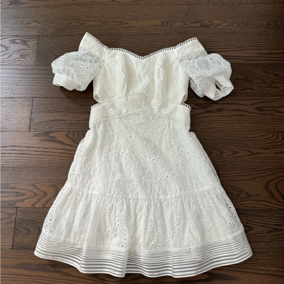 A beautiful white dress by Ever New in size XS - Picture 3 of 5